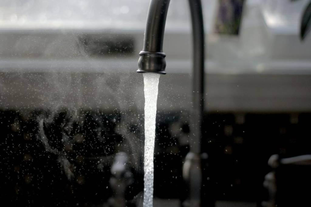 Hot water coming out of faucet