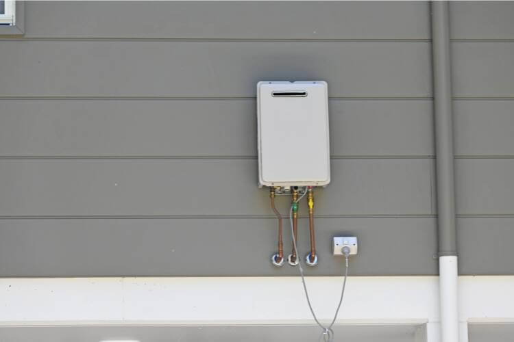 Instantaneous hot water system